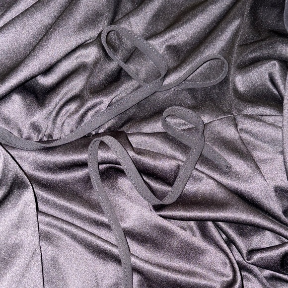 Express Black Women's Intimate Robe - Picture 3 of 4